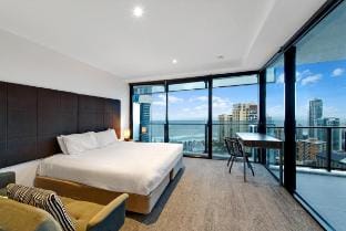 Level 29: Oceanfront & City Horizon Bliss Vacation rental in Surfers Paradise