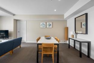 Skyline Serenity - Oceanview Luxury Vacation rental in Surfers Paradise Boulevard