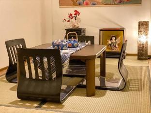  4 minutes' walk from Nihonbashi Station  Villa in Osaka