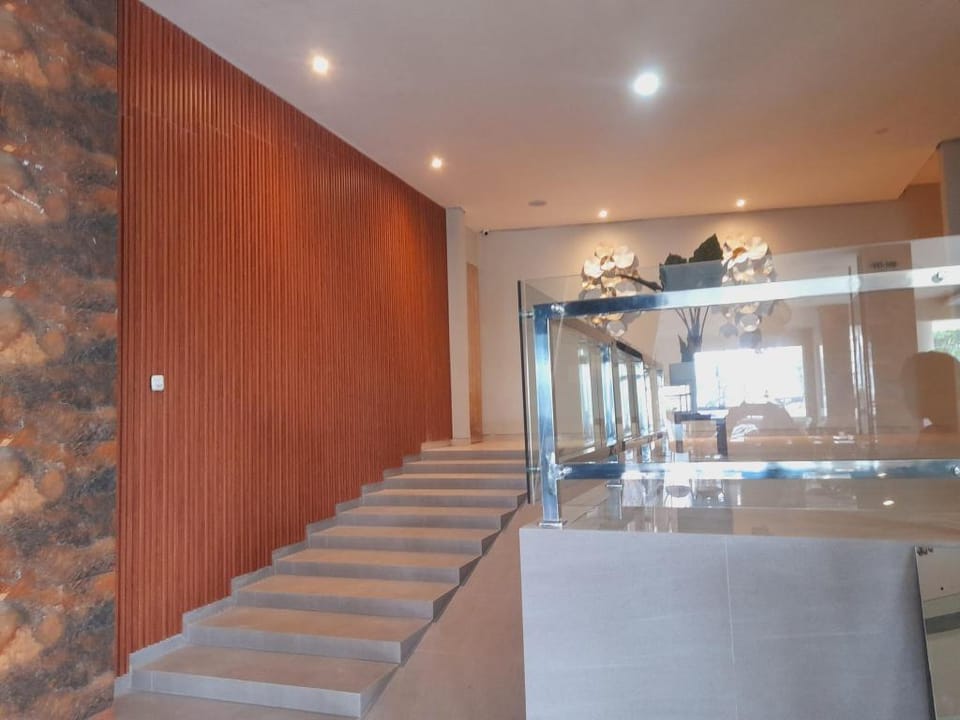 NEW CEMPAKA HILL HOTEL Hotel in East Java