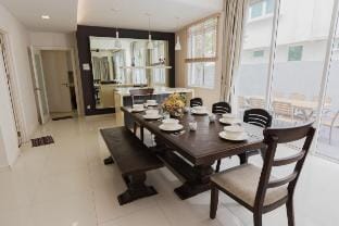 GeorgeTown 6BR 25Pax Swimming Pool Bungalow w/ BBQ Vacation rental in George Town