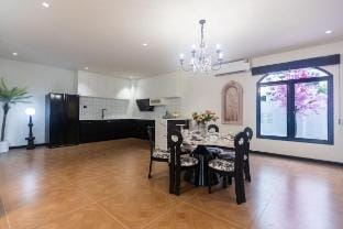 Pool Villa NearBeach New Decoration BBQ KTV6BR *7* Villa in Pattaya City