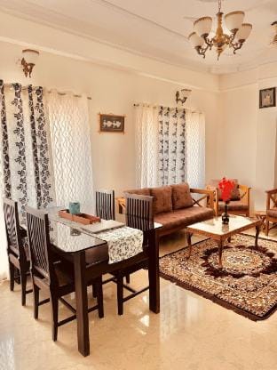 Flat in Bhopal. Prime Location Apartment in India