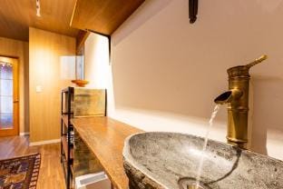 Private Villa/Up to 14 Guests/4 Bedrooms/1 Garage Vacation rental in Sapporo