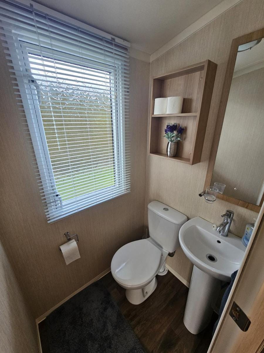 Punchbowl Caravan Park Luxury tent in England