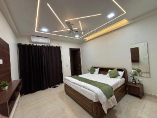 S Square Homestay
3 BHK Vacation rental in Agra