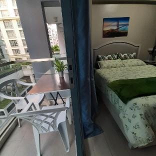 LDN Two Palm Tree Villas Newport  Vacation rental in Pasay