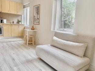 Prime location unit with backyard Apartment in Sydney