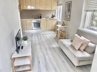 Prime location unit with backyard Apartment in Sydney