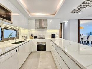 Stylish 2-Bedroom Apartment Vacation rental in Choeng Thale