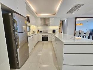 Stylish 2-Bedroom Apartment Vacation rental in Choeng Thale