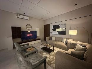 Suite room and lounge Vacation rental in Al Khobar