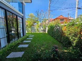 Modern Pool Villa in Kamala Vacation rental in Kamala