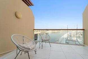 Silkhaus Studio on Palm | New & Modern | Sea View Vacation rental in Dubai