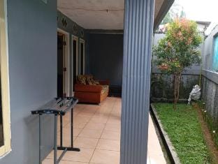 Villa STS Cisarua Puncak Vacation rental in Cisarua