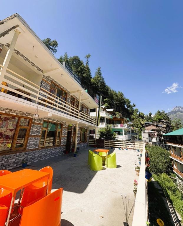 Hilltop heaven resorts Manali Hotel in Manali