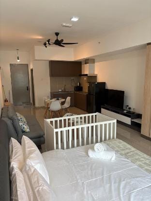 Alinea Home+ Deluxe Suites with Baby Cot | *212 Vacation rental in Selangor, Malaysia
