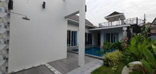 Aranya pool villa Villa in Prachuap Khiri Khan, Thailand