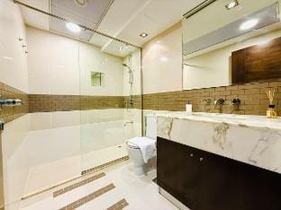 Vserve - 1 BR Escape in the Heart of Dubai Marina Vacation rental in Dubai