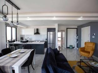 BlueRoza Elegant Sea View Apartment in Cyprus