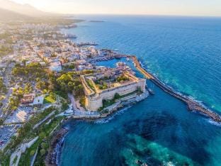 BlueRoza Elegant Sea View Apartment in Cyprus