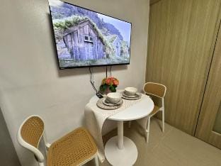 Shore Residences 2 BEDS RM 622 by Prime Stay  Vacation rental in Pasay