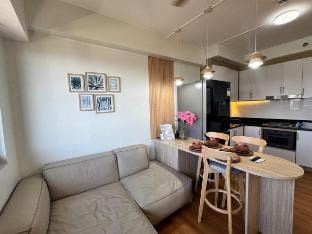 Shore 2 Residences MOA  2BR RM 792 by Prime Stay Vacation rental in Pasay