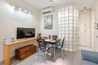 Steps to Sagrada Familia: 2Bedroom Retreat Apartment in Barcelona