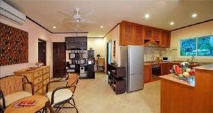 Luxurious Thai-Style Villa with Private Pool and Beach Access Villa in Ko Samui