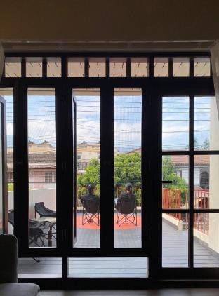 THE RED STAIRS_2bdrm w/ balcony_5 min to nimman rd Vacation rental in Chiang Mai