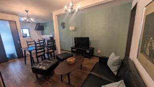 15min to Namba, Easy Access to Kyoto/USJ/KIX/NARA Vacation rental in Osaka