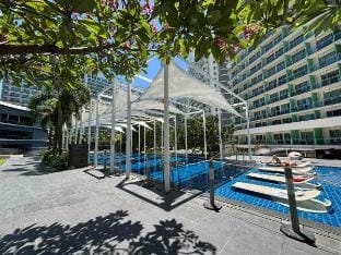 Condotel in Azure Urban Resort Near NAIA #BAH1 Apartment in Paranaque