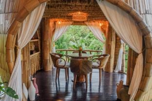 Hide out of city bamboo villa Chalet in Kuta