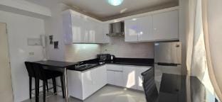 Kandi Tower Gold 1BR Condo w/free daily cleaning Apartment in Angeles