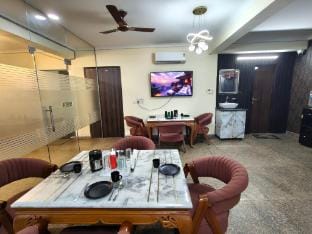 Divine India Hotel and  Service Apartment Noida 72 near Medanta  Hospital Apartment in Noida