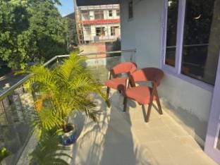 Divine India Hotel and  Service Apartment Noida 72 near Medanta  Hospital Apartment in Noida