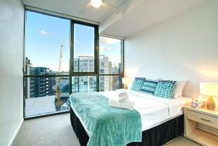 2BR Food&Drink Hub | Pool | Parking| Gym | Rooftop Vacation rental in Brisbane