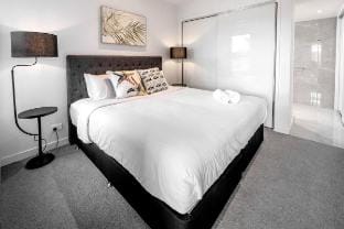 3BR Lux Beachfront Escape - Pool, Gym, King bed Vacation rental in Sunshine Coast