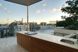 2BR Food&Drink Hub | Pool | 2 cars | Gym | Rooftop Vacation rental in Brisbane