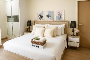 Unbeatable Location! Near BTS Asok, Terminal 21 Vacation rental in Bangkok