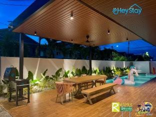 Villa 5R3B 23 Pax Swimming Pool Karaoke BBQ Town  Vacation rental in Malacca