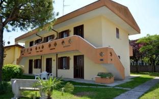 Gorgeous Vacation House only 600m from the Sea Apartment in Bibione