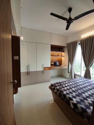 Lovely 2-bedroom holiday home with a sunset view.. Apartment in Pune