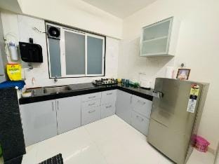 Lovely 2-bedroom holiday home with a sunset view.. Apartment in Pune