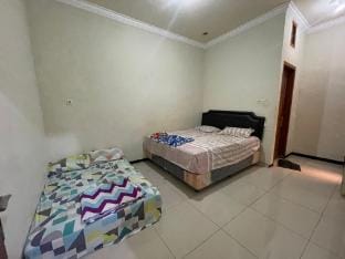 Villa Fayfai - 5 Bedrooms Villa in East Java