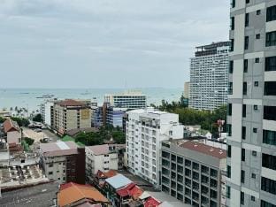 The Base Select Resort Pool Apartment #1 Vacation rental in Pattaya City