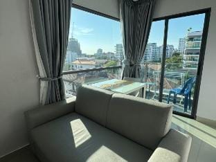 Phra Tamnak Hill Houses Vacation rental in Pattaya City