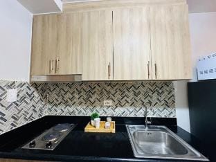 Seaside Bliss: Wabi-sabi Home close to MOA/Airport Apartment in Pasay