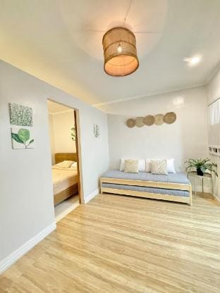 Classy pet-friendly 1BR w/ Netflix at Subic's peak Apartment in Subic