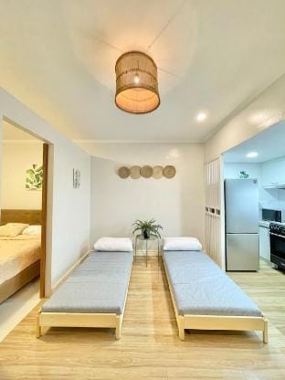Classy pet-friendly 1BR w/ Netflix at Subic's peak Apartment in Subic